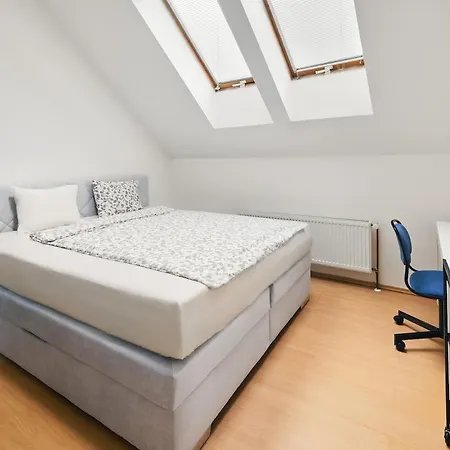 شقة Beautiful Old Town Penthouse براغ
